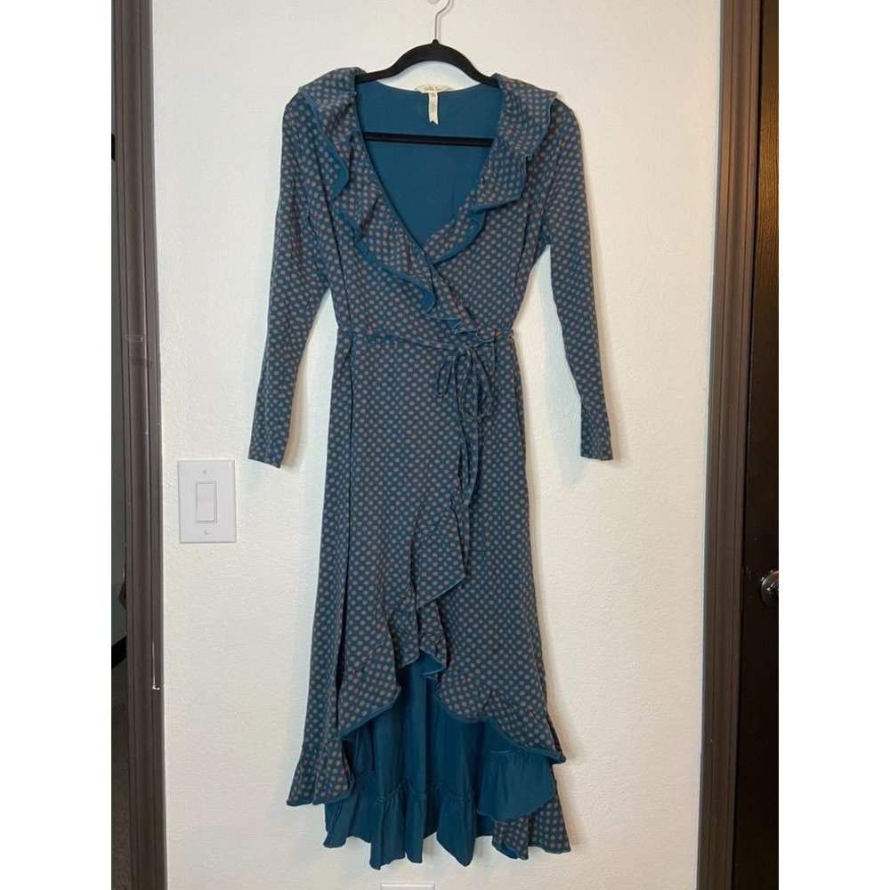 Matilda Jane women's medium blue 3/4 sleeve wrap dress dots high low stretch